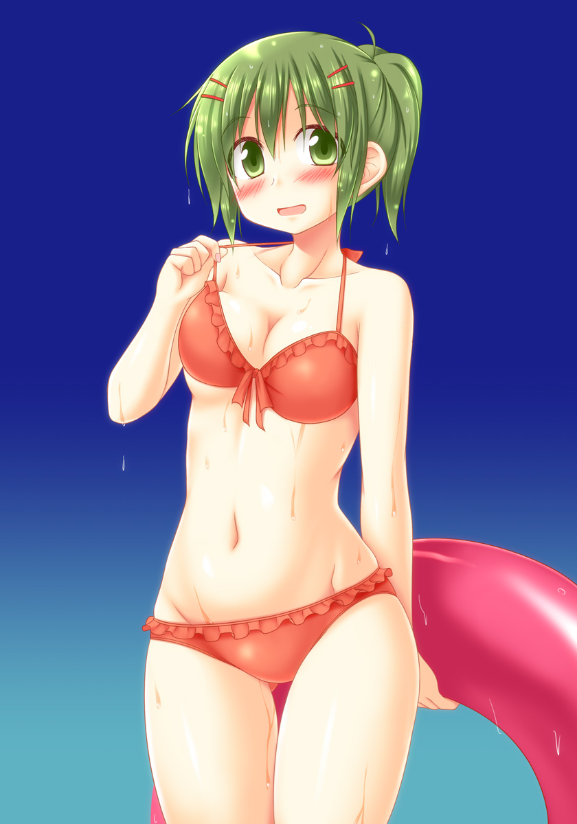 1girl bikini blue_background blush breasts cleavage collarbone cowboy_shot female_focus frilled_bikini frills gradient_background green_eyes green_hair groin halterneck hidamari_sketch highres innertube looking_at_viewer mami_(hidamari_sketch) medium_breasts navel ponytail red_bikini short_hair short_ponytail solo standing swim_ring swimsuit utomo wet
