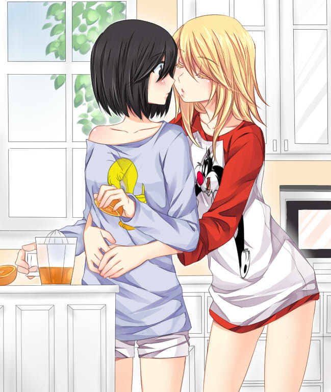 2girls black_hair blonde_hair blush closed_eyes collarbone colored_eyelashes dress food fruit girl_friends_(manga) hug imminent_kiss indoors kitchen kumakura_mariko long_sleeves looking_at_another looney_tunes multiple_girls mylovelydevil oohashi_akiko orange_(fruit) pitcher_(container) raglan_sleeves short_hair short_shorts shorts sweater sweater_dress swept_bangs sylvester_(looney_tunes) tweety_bird yuri