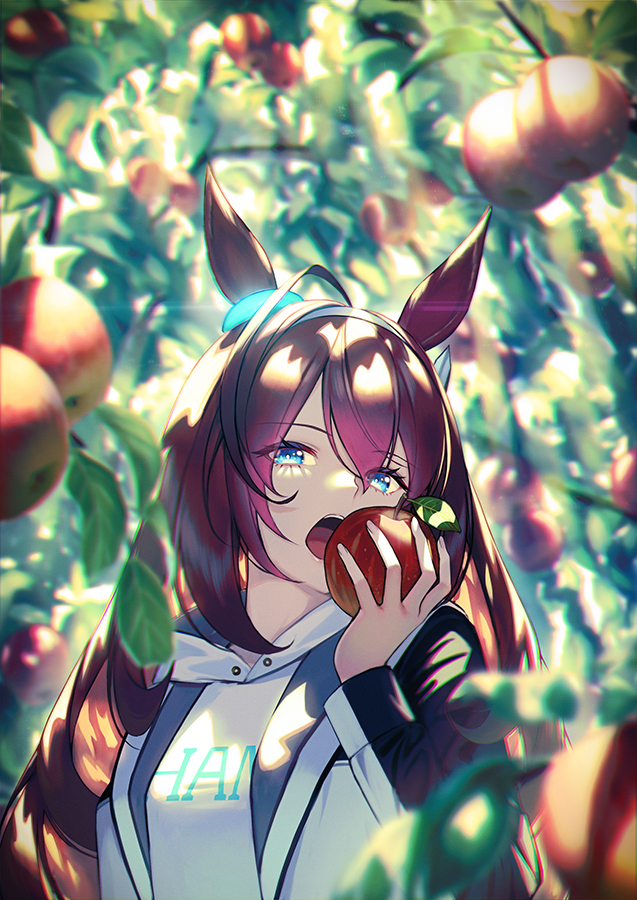 1girl ahoge animal_ears apple blue_eyes brown_hair commentary_request fingernails food fruit hair_between_eyes hairband holding holding_food holding_fruit horse_ears long_hair long_sleeves looking_at_viewer mihono_bourbon_(umamusume) open_mouth solo umamusume unowen upper_body white_hairband