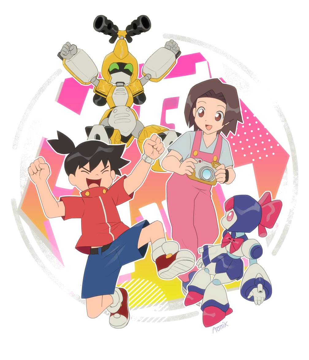 2boys 2girls amazake_arika aonik arm_cannon armor blue_shorts brass_(medarot) brown_eyes brown_hair camera closed_mouth full_body green_eyes grey_shirt helmet holding holding_camera humanoid_robot medarot metabee multiple_boys multiple_girls overalls pink_overalls red_shirt robot shirt shorts tenryou_ikki weapon yellow_armor yellow_helmet