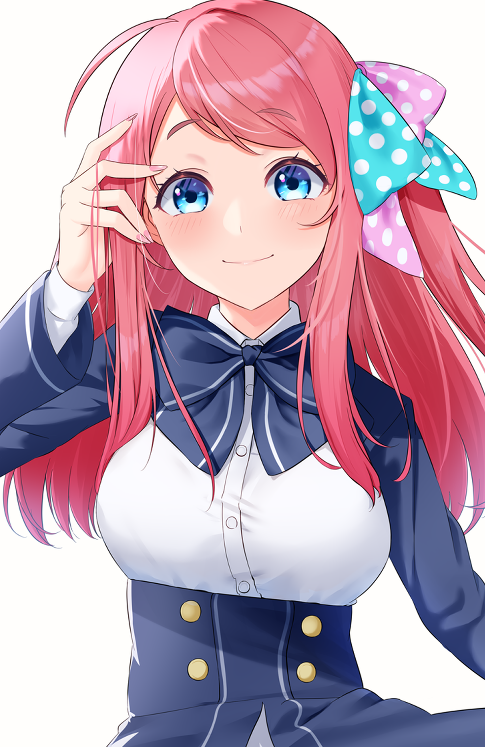 1girl ahoge arm_up blue_bow blue_bowtie blue_eyes blush bow bowtie breasts closed_mouth hair_ribbon hand_in_own_hair highres long_sleeves looking_at_viewer medium_breasts minamoto_sakura pink_hair polka_dot polka_dot_ribbon red_hair ribbon school_uniform simple_background smile solo strelitz upper_body white_background zombie_land_saga