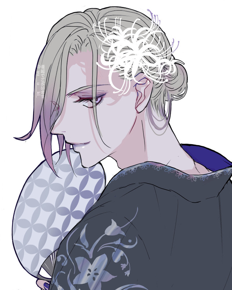 1boy black_kimono colored_tips flower grey_hair hair_flower hair_ornament hand_fan japanese_clothes kimono looking_at_viewer looking_back male_focus multicolored_hair paper_fan purple_eyes purple_hair purple_lips simple_background solo spider_lily twisted_wonderland uchiwa upper_body vil_schoenheit white_background white_flower white_spider_lily yuuki_(yukko7474)