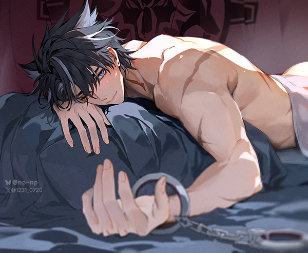 1boy artist_name bed bed_sheet black_hair blue_eyes bluesky_logo bluesky_username closed_mouth commentary cuffs curtains earrings english_commentary genshin_impact grey_hair hair_between_eyes handcuffs indoors jewelry looking_at_viewer lying male_focus multicolored_hair multiple_scars np_(1231_0720) on_bed on_stomach one_eye_closed parted_bangs pillow scar scar_on_arm scar_on_neck scar_on_shoulder short_hair smile solo streaked_hair stud_earrings topless_male twitter_username twitter_x_logo wriothesley_(genshin_impact)