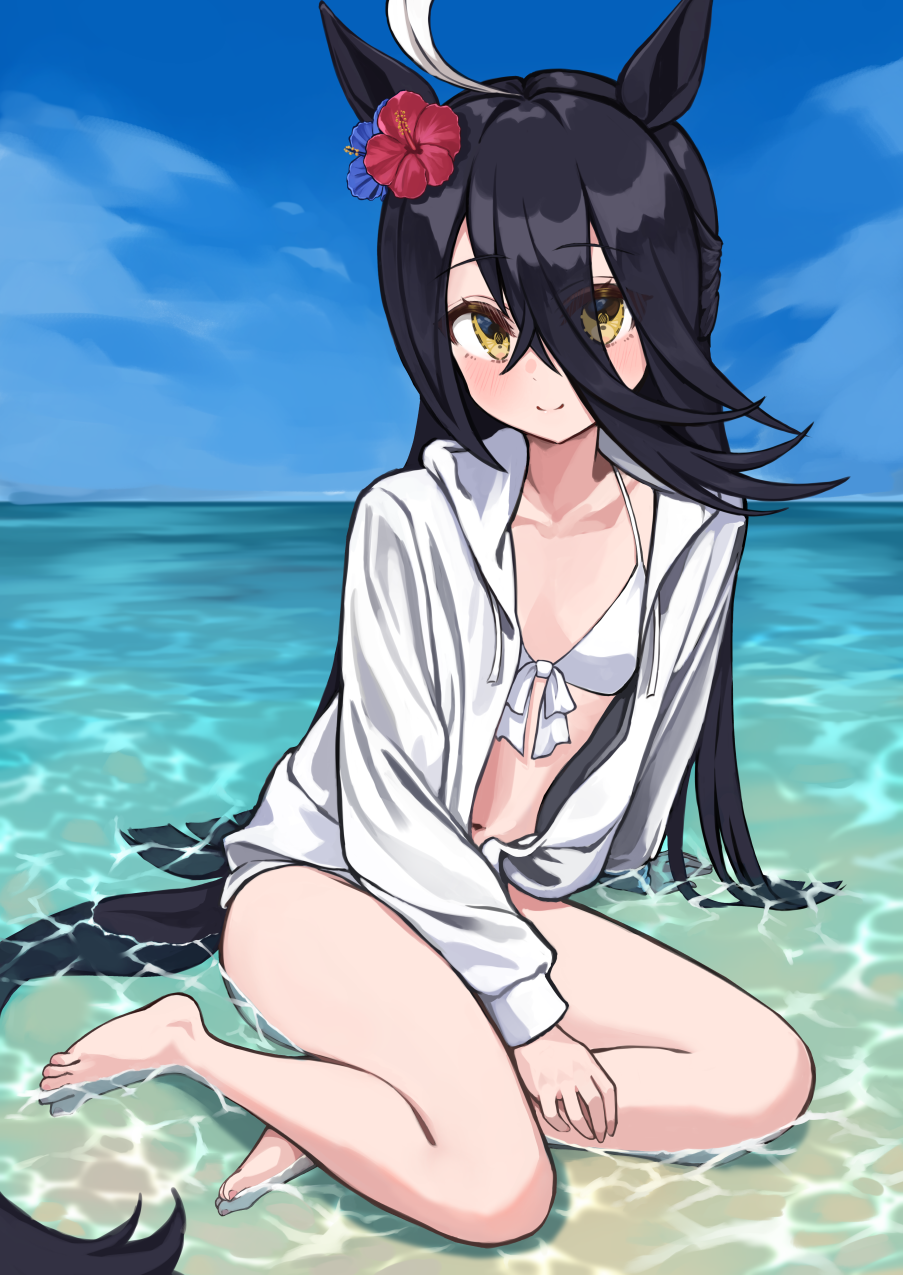 1girl ahoge animal_ears barefoot bikini black_hair blue_sky blush breasts closed_mouth commentary_request ear_ornament feet flower front-tie_bikini_top front-tie_top hair_between_eyes hair_flower hair_ornament hibiscus highres hood hood_down hoodie horse_ears horse_girl horse_tail kuronosu_(yamada1230) long_hair long_sleeves looking_at_viewer manhattan_cafe_(the_bubbles_that_i_see_with_you)_(umamusume) manhattan_cafe_(tobasuze_hot_summer!)_(umamusume) manhattan_cafe_(umamusume) multicolored_hair ocean official_alternate_costume open_clothes open_hoodie outdoors partially_submerged sitting sky small_breasts smile solo streaked_hair swimsuit tail umamusume very_long_hair water white_bikini white_hair white_hoodie yellow_eyes yokozuwari