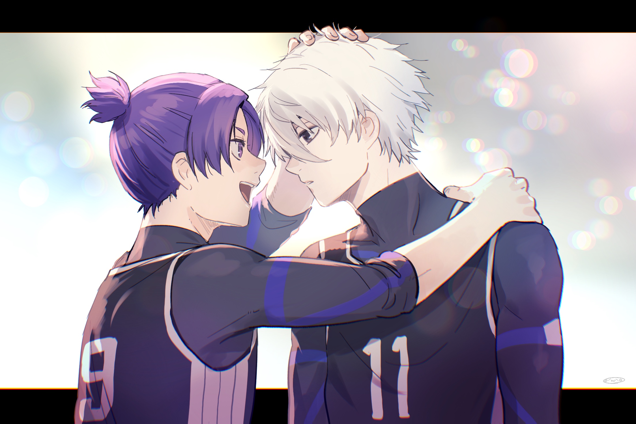 2boys black_eyes blue_lock hand_on_another&#039;s_head hand_on_another&#039;s_shoulder height_difference highres jersey looking_at_another male_focus mikage_reo mizuhara_aki multiple_boys nagi_seishirou purple_eyes purple_hair toned toned_male white_hair yaoi