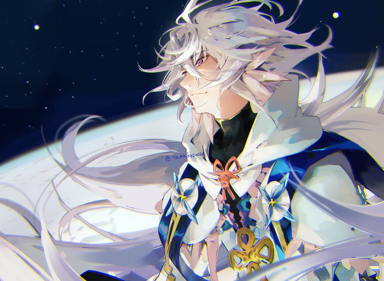 1boy ahoge fate/grand_order fate_(series) flower_knot hair_between_eyes hanako_(onikutabetaiyo) hood hooded_robe long_hair male_focus merlin_(fate) purple_eyes robe signature smile solo upper_body very_long_hair white_hair white_robe