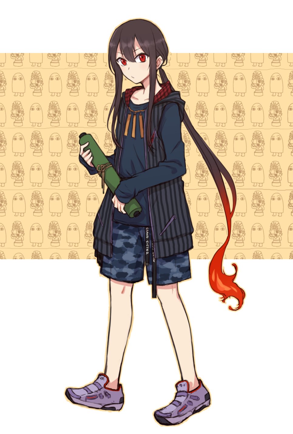 1boy black_shirt blue_shorts brown_hair camouflage camouflage_pants casual center-flap_bangs closed_mouth collarbone fate/grand_order fate_(series) full_body hair_between_eyes highres holding holding_scroll hood hood_down hoodie lone_nape_hair long_hair long_sleeves looking_at_viewer low_ponytail male_focus mini_nobu_(fate) no_socks oda_nobukatsu_(fate) oda_nobukatsu_(tour_outfit)_(fate) oda_nobunaga_(fate) open_clothes open_hoodie outline pants patterned_background plaid_clothes ponytail purple_shoes red_eyes scroll scroll_tube shirt shoes shorts sidelocks sleeveless sleeveless_hoodie sleeves_past_wrists sneakers solo striped_clothes striped_hoodie teramoto_kei v-shaped_eyebrows very_long_hair walking white_background yellow_background yellow_outline zipper