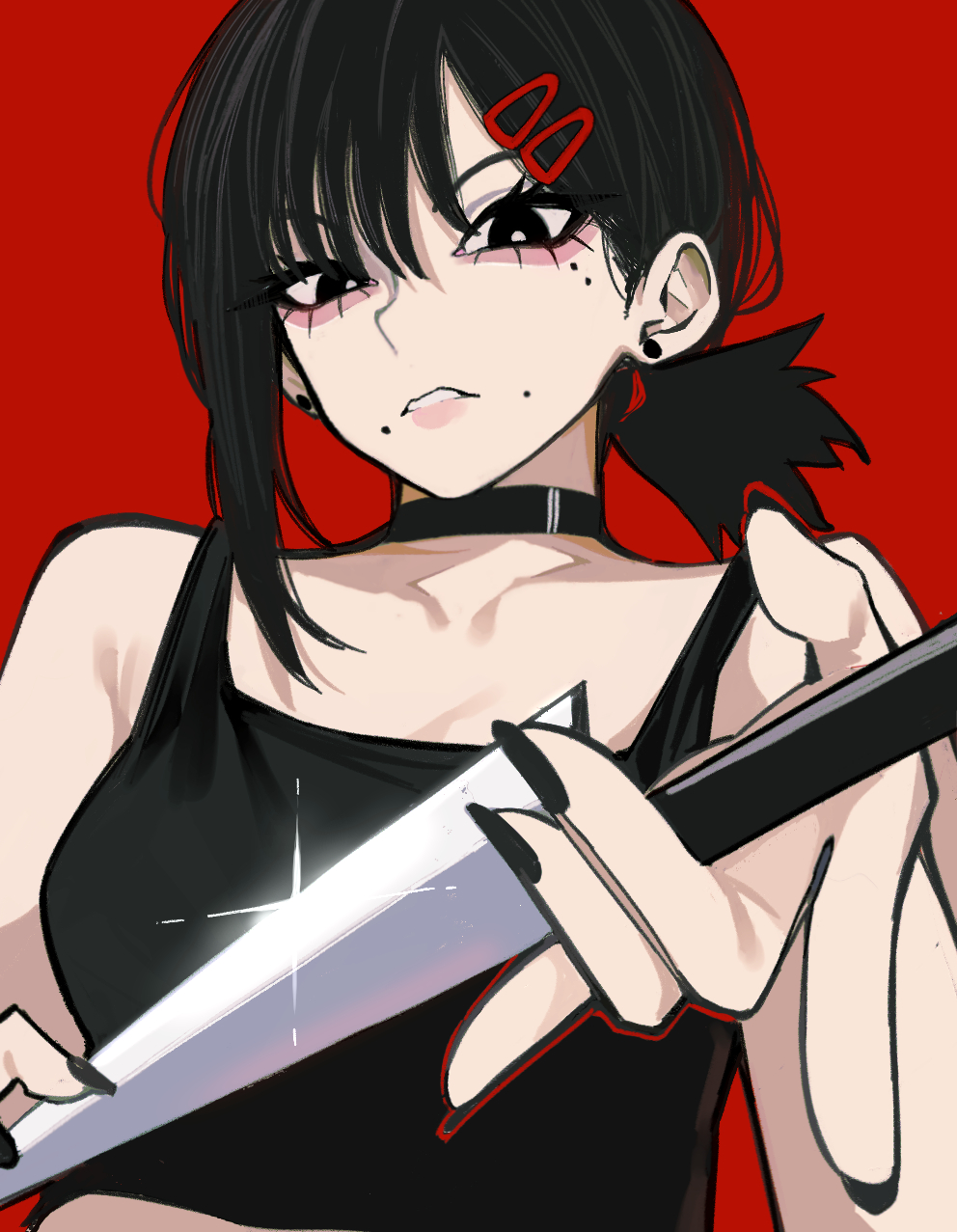 1girl angry black_choker black_eyes black_hair black_nails black_shirt chainsaw_man choker hair_ornament hairclip higashiyama_kobeni highres holding holding_knife knife looking_at_viewer mole mole_under_eye mole_under_mouth multiple_moles ponytail red_background sailen0 shirt short_hair upper_body
