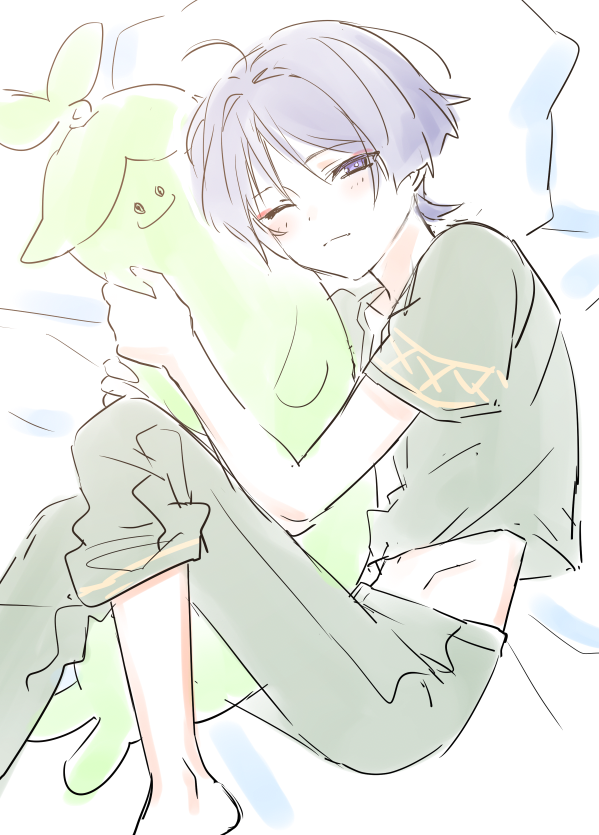 1boy alternate_costume aranara_(genshin_impact) blunt_ends closed_mouth eyeliner eyeshadow fetal_position genshin_impact green_pants green_sleeves hag_(hag_015) head_on_pillow hip_bones hugging_object light_blush looking_at_viewer lying makeup male_focus midriff_peek on_side one_eye_closed pants pillow pillow_hug purple_eyes purple_hair red_eyeliner red_eyeshadow scaramouche_(genshin_impact) short_sleeves sketch solo stuffed_toy tunic