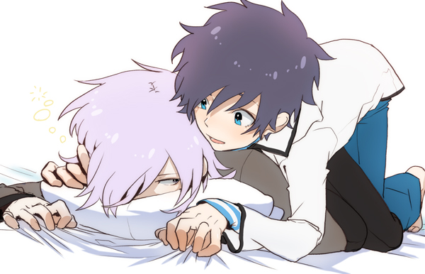 10s akiyoshi_nozomu black_hair blue_eyes devil_survivor_(series) devil_survivor_2 hair_over_one_eye hood hoodie houtsuin_yamato kuze_hibiki male_focus necktie open_mouth pillow protagonist_(devil_survivor_2) silver_hair white_eyes yaoi