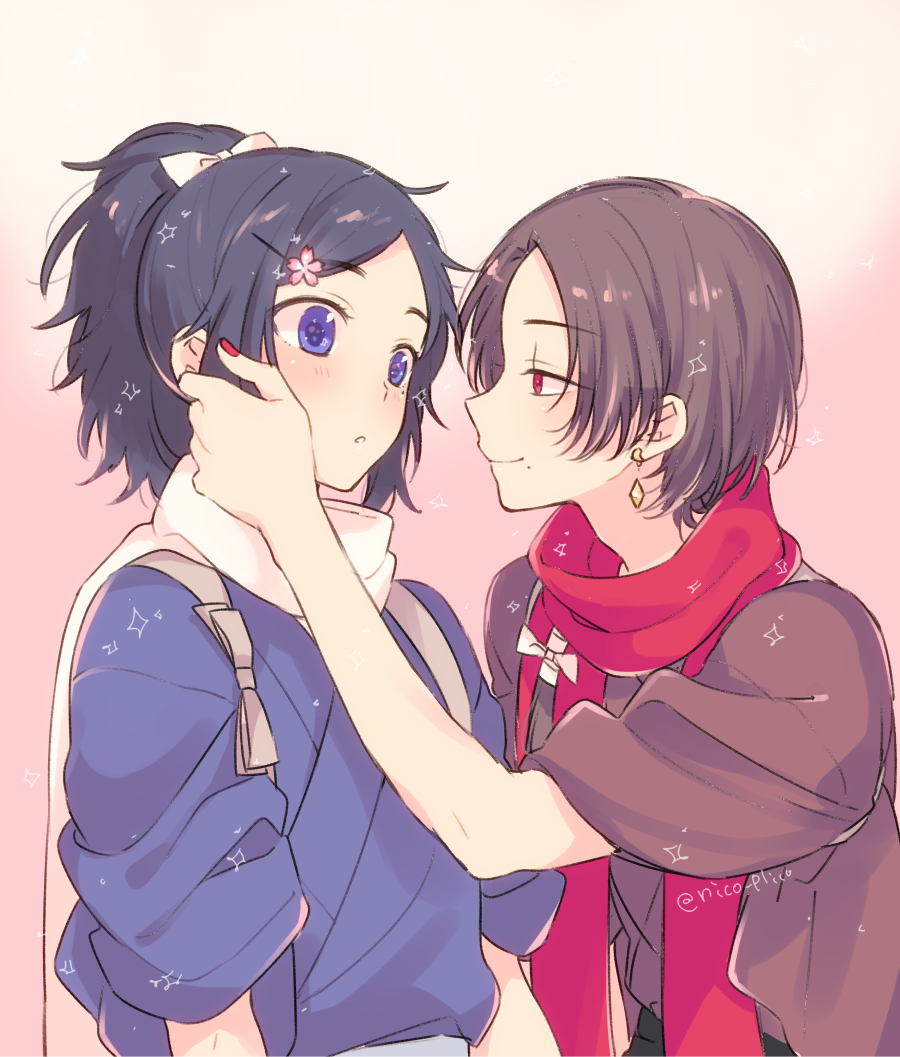 10s 2boys black_hair blue_eyes blush bow brown_hair earrings hair_bow hair_ornament hairclip hand_on_another&#039;s_face japanese_clothes jewelry kashuu_kiyomitsu male_focus mole mole_under_eye mole_under_mouth multiple_boys nail_polish plico_(nicoma) ponytail red_eyes red_nails scarf smile sparkle touken_ranbu touken_ranbu:_hanamaru yamato-no-kami_yasusada yaoi