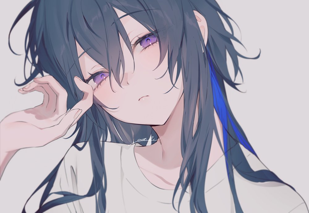 1girl achiki black_hair blue_hair crossed_bangs expressionless hair_between_eyes ichinose_uruha long_hair long_sidelocks looking_at_viewer lupinus_virtual_games multicolored_hair purple_eyes shirt sidelocks simple_background solo streaked_hair upper_body virtual_youtuber vspo! white_background white_shirt