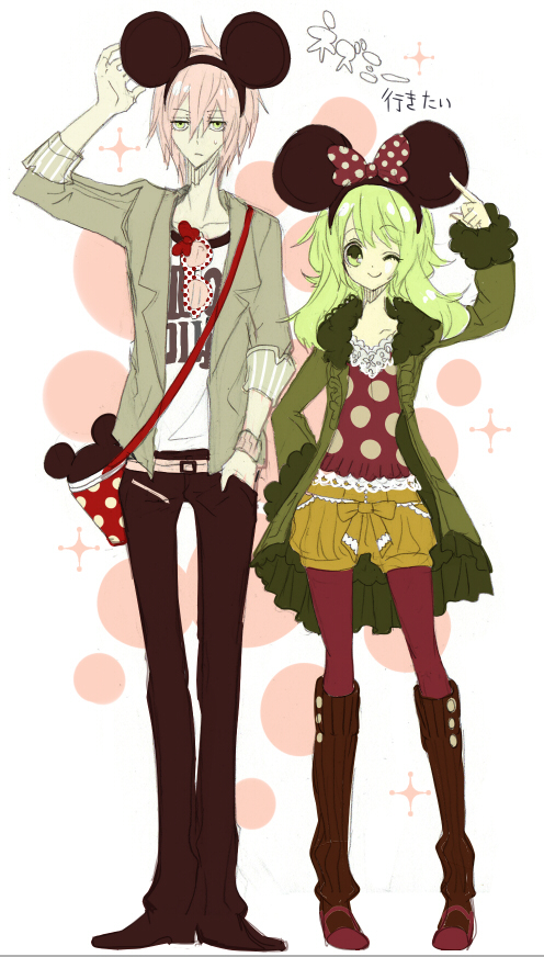 1boy 1girl 66_(roro) cosplay disney full_body green_eyes green_hair gumi looking_at_viewer manbou_no_ane mickey_mouse mickey_mouse_&amp;_friends mickey_mouse_(cosplay) mickey_mouse_ears minnie_mouse minnie_mouse_(cosplay) minnie_mouse_ears pink_hair short_hair smile vocaloid vy2