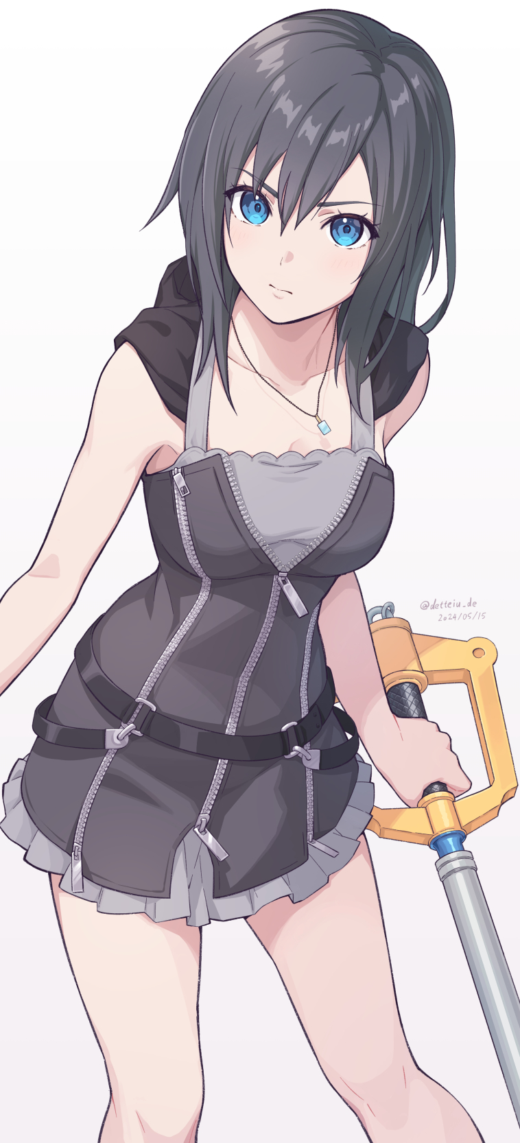 1girl alternate_color bare_legs bare_shoulders black_dress black_hair blue_eyes breasts cosplay dress gogo_(detteiu_de) hair_between_eyes highres holding holding_weapon hooded_dress jewelry kairi_(kingdom_hearts) kairi_(kingdom_hearts)_(cosplay) keyblade kingdom_hearts leaning_forward legs_apart looking_at_viewer medium_breasts medium_hair necklace partially_unzipped serious solo standing weapon xion_(kingdom_hearts) zipper_dress