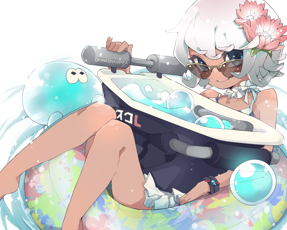 1girl afloat artist_name bare_legs bare_shoulders barefoot bloblobber_(splatoon) blue_eyes blue_hair bracelet choker closed_mouth collarbone colored_eyelashes commentary_request dark-skinned_female dark_skin dress flower gradient_hair hair_flower hair_ornament holding holding_weapon innertube jellyfish_(splatoon) jewelry looking_at_viewer matsushita_(matsudbox) multicolored_hair nintendo octoling octoling_girl octoling_player_character on_innertube pink_flower short_hair sleeveless sleeveless_dress smile solo splatoon_(series) sundress sunglasses swim_ring tentacle_hair two-tone_hair weapon white_choker white_dress white_hair yellow-framed_eyewear