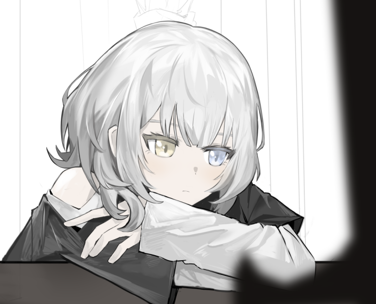 1girl anli_(jwcpp4sum0mgk5r) bang_dream! bang_dream!_it&#039;s_mygo!!!!! black_shirt blue_eyes closed_mouth commentary_request heterochromia kaname_raana layered_sleeves long_sleeves shirt short_hair short_over_long_sleeves short_sleeves sidelocks single_off_shoulder sleeves_past_wrists solo white_hair white_shirt yellow_eyes