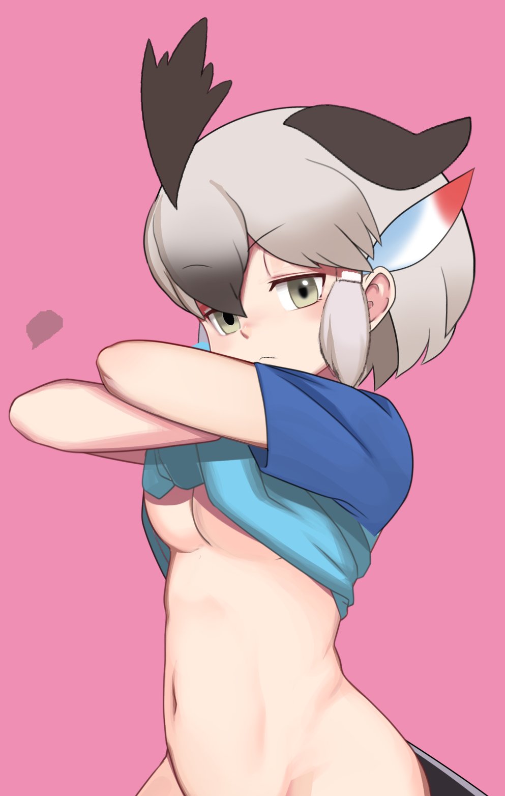 1girl animal_ears bird_tail bird_wings black_hair bottomless breasts clothes_lift frown greater_roadrunner_(kemono_friends) green_eyes grey_hair groin hair_between_eyes hair_tubes head_wings highres kemono_friends kemono_friends_2 ki94959437 lifting_own_clothes looking_at_viewer medium_breasts multicolored_hair navel open_mouth shirt shirt_lift short_hair short_sleeves stomach t-shirt tail underboob white_hair wings