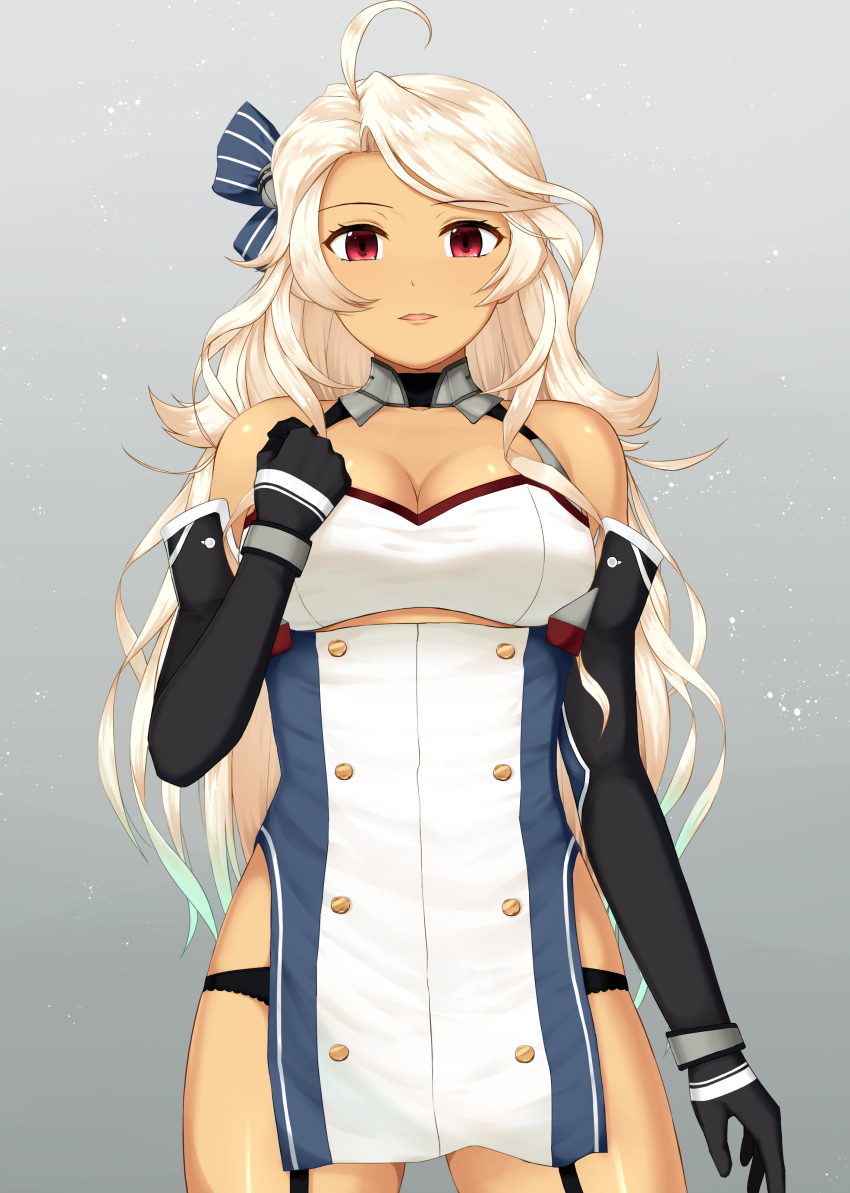 1girl absurdres ahoge azur_lane black_gloves black_panties blonde_hair breasts brooklyn_(azur_lane) cleavage clenched_hand commentary_request dark_skin elbow_gloves garter_straps gloves highres lace lace-trimmed_panties lace_trim large_breasts long_hair looking_at_viewer panties pazuzu438 red_eyes skindentation smile solo tan underwear wavy_hair
