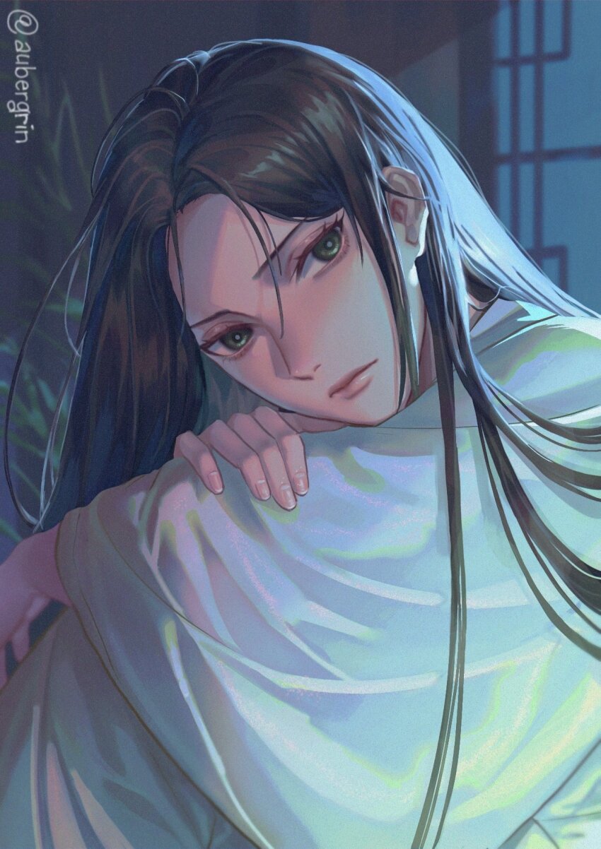 1boy androgynous aubergrin black_hair chinese_clothes closed_mouth commentary english_commentary fingernails green_eyes green_hanfu hair_over_shoulder hand_on_own_arm hanfu head_tilt highres ibispaint_(medium) indoors lattice long_hair long_sleeves looking_to_the_side male_focus parted_bangs renzha_fanpai_zijiu_xitong shen_qingqiu solo twitter_username upper_body wide_sleeves