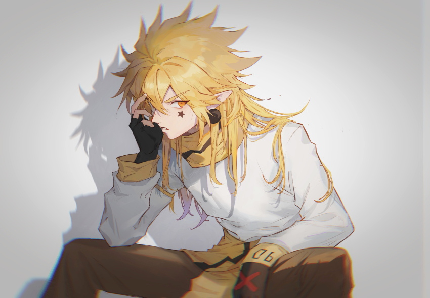 1boy absurdres aotu_world bishounen black_gloves blonde_hair brown_pants chinese_commentary closed_mouth clothes_around_waist earrings facial_mark feet_out_of_frame fingerless_gloves gloves godrose_(aotu_world) grey_background hair_between_eyes hair_down hand_on_own_face head_rest highres jewelry long_hair long_sleeves looking_at_viewer male_focus orange_eyes pants parted_lips pointy_ears scarf shadow shirt simple_background sitting solo star_(symbol) tingaqingjianggushi white_background white_shirt yellow_eyes yellow_scarf