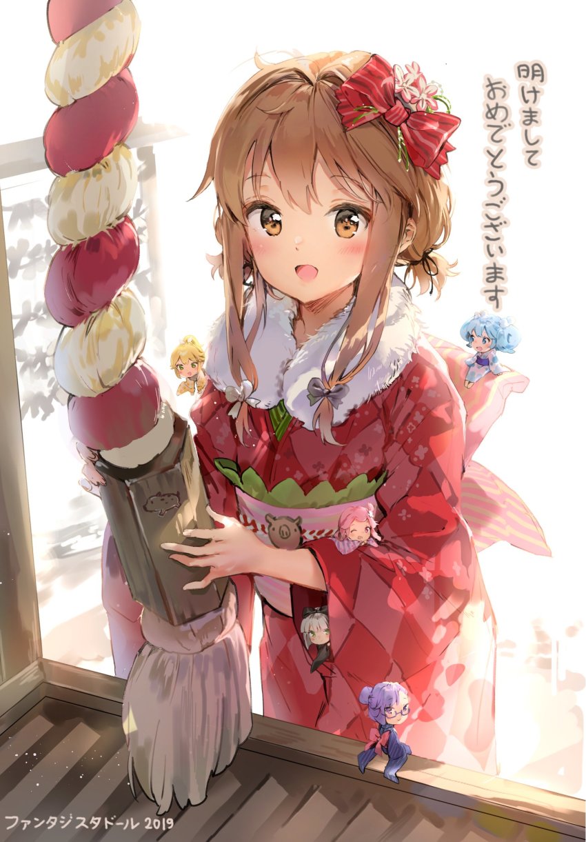5girls anmi blonde_hair blue_eyes blue_hair blush bow brown_eyes brown_hair closed_mouth commentary_request fantasista_doll flower fur_trim glasses green_eyes hair_bow hair_bun hair_flower hair_ornament hatsumoude highres japanese_clothes katia_(fantasista_doll) kimono long_hair long_sleeves looking_at_viewer madeleine_(fantasista_doll) mini_person minigirl multiple_girls nengajou new_year obi one_eye_closed open_mouth outdoors pink_eyes pink_hair ponytail purple_eyes purple_hair rope sasara_(fantasista_doll) sash shimeji_(fantasista_doll) short_hair short_twintails shrine single_hair_bun smile standing translated twintails uno_uzume wide_sleeves