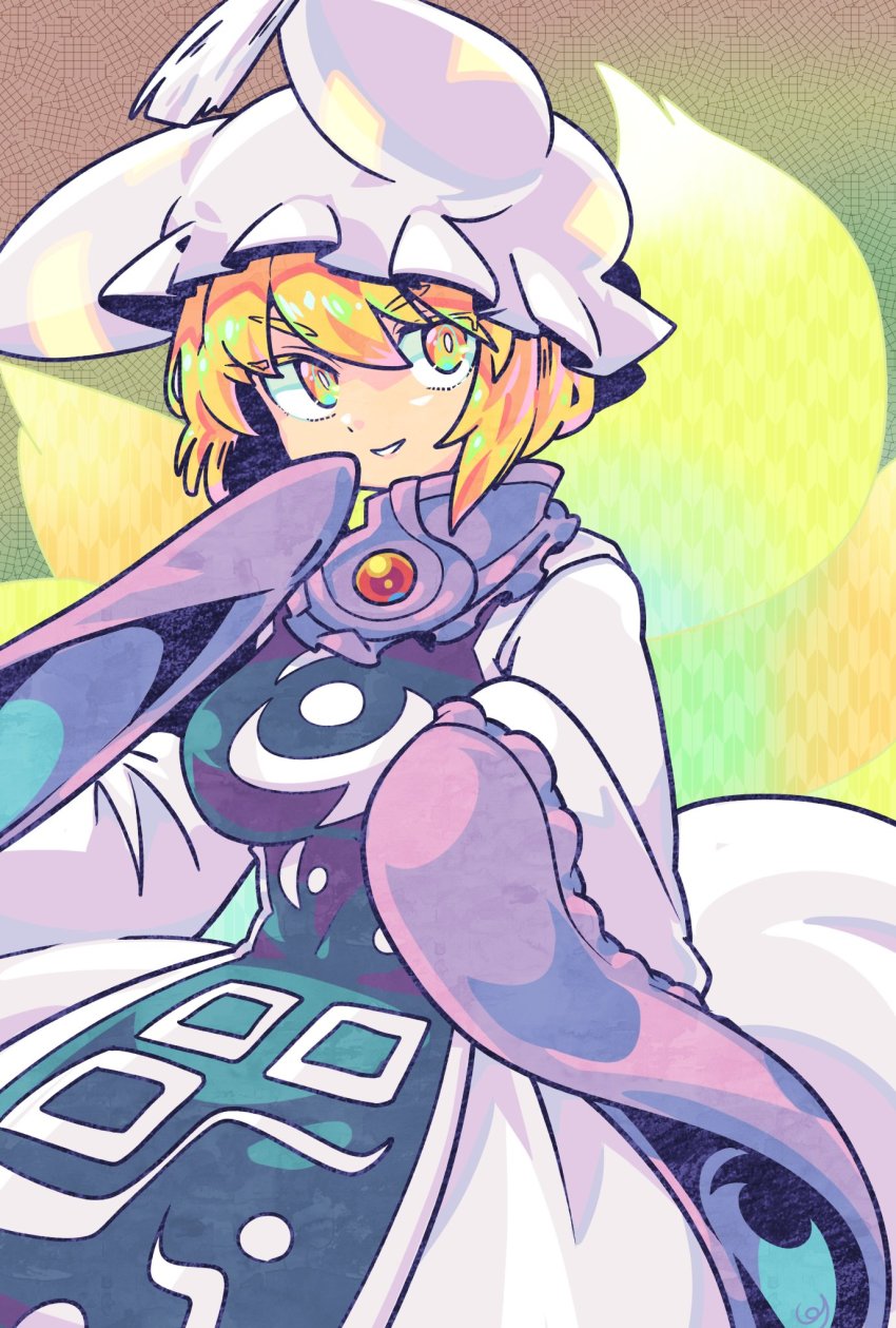 1girl animal_ears animal_hat blonde_hair breasts cowboy_shot dress fox_ears fox_tail grin hand_up hat highres large_breasts looking_at_viewer mob_cap multiple_tails mob_cap pmx short_hair simple_background smile solo tabard tail touhou traditional_media v-shaped_eyebrows white_dress wide_sleeves yakumo_ran yellow_eyes