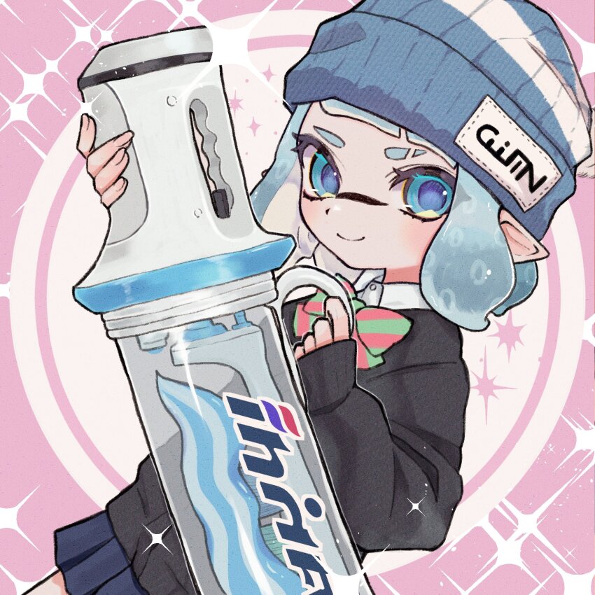 1girl beanie blue_eyes blue_hair blue_hat bow bowtie closed_mouth commentary decavitator_(splatoon) eyebrow_cut eyelashes green_bow green_bowtie hat highres holding holding_sword holding_weapon inkling inkling_girl inkling_player_character looking_at_viewer medium_hair motuko1037 nintendo pink_background pink_bow pink_bowtie pointy_ears print_headwear sleeves_past_wrists smile solo sparkle splatoon_(series) splatoon_3 striped_bow striped_bowtie striped_clothes sword tentacle_hair two-tone_bow two-tone_bowtie weapon