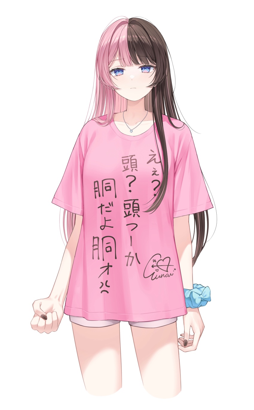 1girl absurdres blue_eyes blue_scrunchie bokuhakiyoshi breasts brown_hair clenched_hand closed_mouth commentary_request cropped_legs frown highres jewelry long_hair looking_at_viewer medium_breasts multicolored_hair necklace pink_hair pink_shirt scrunchie shirt short_shorts short_sleeves shorts simple_background solo split-color_hair t-shirt tachibana_hinano tachibana_hinano_(5th_costume) translation_request two-tone_hair virtual_youtuber vspo! white_background wrist_scrunchie