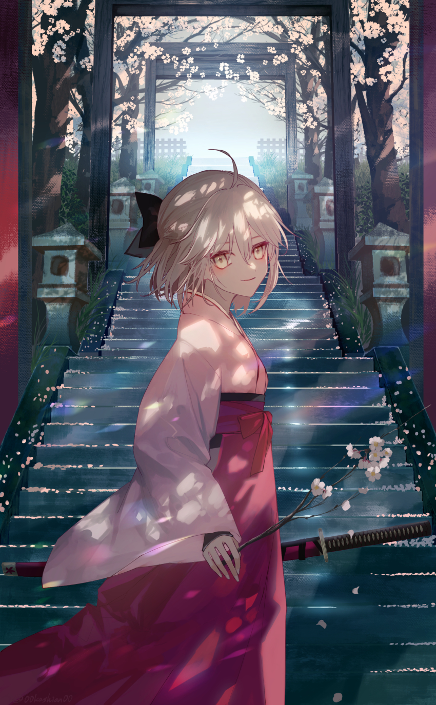 00kashian00 1girl absurdres ahoge blonde_hair cherry_blossoms fate/grand_order fate_(series) hair_between_eyes highres japanese_clothes katana kimono looking_at_viewer obi okita_souji_(fate) okita_souji_(koha-ace) pink_kimono sash short_hair smile solo stairs stone_stairs sword torii twig weapon wide_sleeves yellow_eyes