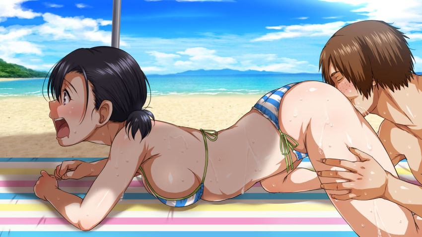 beach bikini breasts cunnilingus looking_forward lying on_stomach oral pakopako_resort_e_youkoso_~onnanoko_to_yaritai_houdai_h_na_koto_ga_dekiru_yume_no_shima~ sanroku-maru_(unnu) sanrokumaru side-tie_bikini_bottom sideboob swimsuit towel wide-eyed