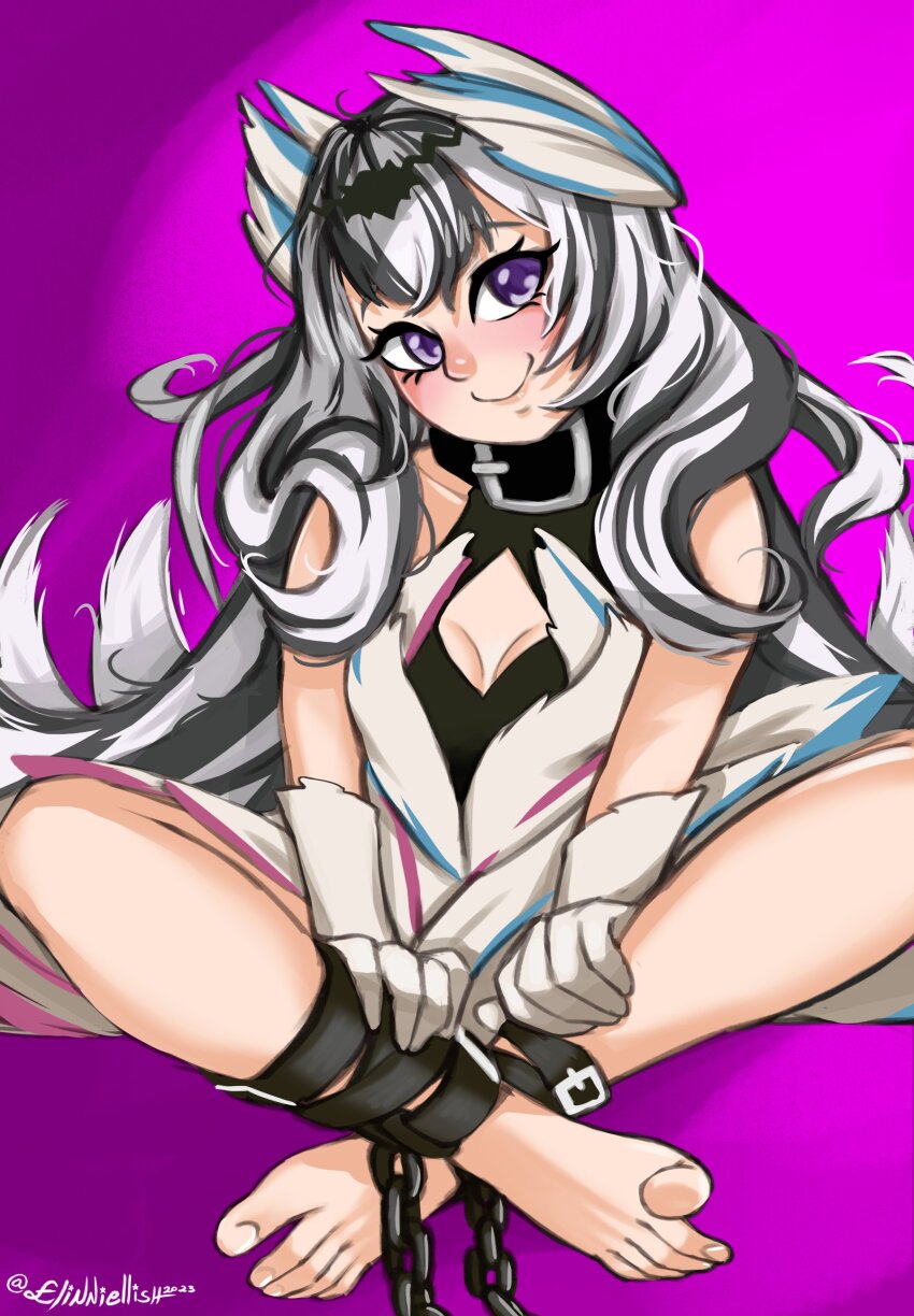 1girl absurdres barefoot black_choker black_hair breasts chained_legs choker elinniel fire_emblem fire_emblem_engage grey_hair hair_ornament highres long_hair looking_at_viewer multicolored_hair nintendo purple_eyes small_breasts smile two-tone_hair very_long_hair veyle_(fire_emblem) wavy_hair wing_hair_ornament