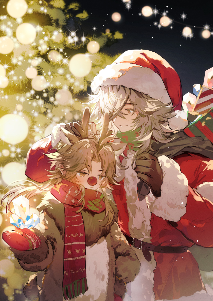 2boys absurdres animal_ears antlers bag blonde_hair blush box brown_eyes brown_gloves christmas christmas_ornaments christmas_tree closed_mouth coat deer_costume deer_ears fur-trimmed_coat fur-trimmed_headwear fur-trimmed_sleeves fur_trim gift gift_bag gloves grey_hair hair_ornament hat highres holding holding_bag honkai:_star_rail honkai_(series) horns jing_yuan light long_hair long_sleeves looking_at_another looking_down male_focus mittens mole mole_under_eye multiple_boys night night_sky outdoors red_coat red_hat red_mittens red_scarf reindeer_antlers rudolph_the_red_nosed_reindeer santa_hat scarf sidelocks sky smile sparkle sparkle_background standing stellar_jade winter_clothes yanqing_(honkai:_star_rail) zishengtian123