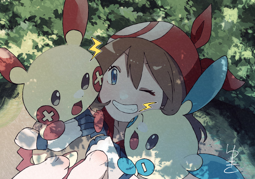 1girl blue_eyes brown_eyes brown_hair commentary darami_chan electricity fang gen_3_pokemon gloves hat highres may_(pokemon) minun nintendo one_eye_closed open_mouth plusle pokemon pokemon_(creature) pokemon_rse red_hat sidelocks smile