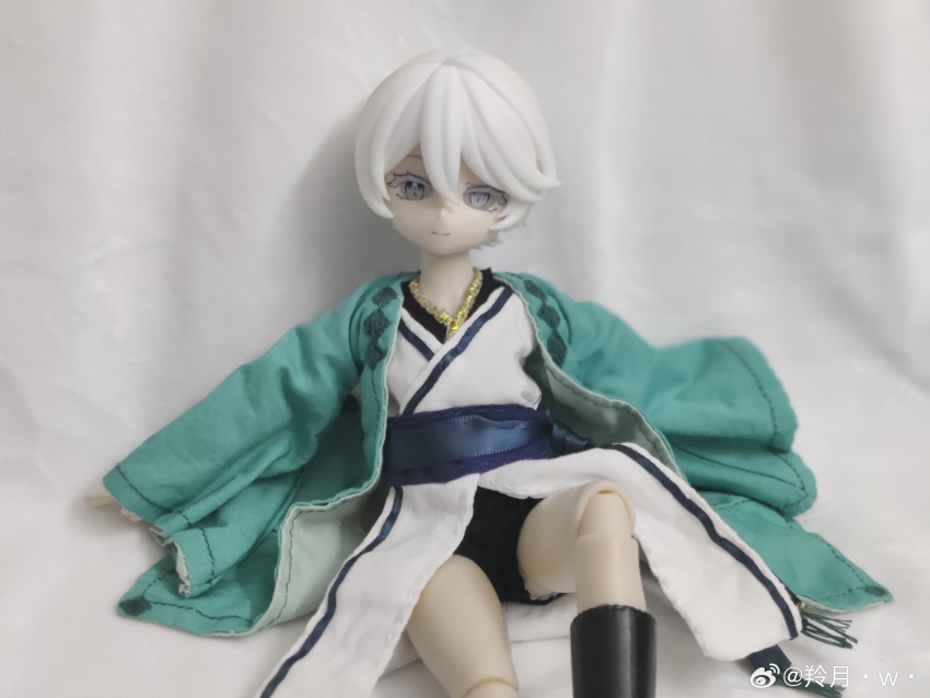 1girl absurdres bare_legs belt black_belt character_doll chinese_clothes closed_mouth colored_eyelashes doll doll_joints figure grey_eyes highres joints light_smile long_sleeves outstretched_arms photo_(medium) photo_background realistic short_hair short_shorts shorts spread_arms vocaloid vsinger_(vocaloid) watermark weibo_username weibo_watermark white_background white_eyelashes white_hair wide_sleeves yanhe yanhe_(daojianchunqiu)