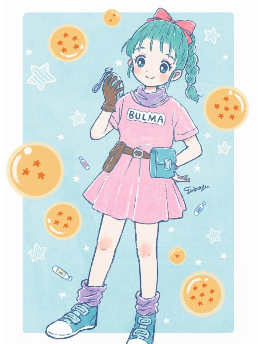1girl aqua_hair belt_pouch bow braid braided_ponytail bulma character_name closed_mouth commentary_request dragon_ball dragon_ball_(object) dress hair_bow hair_tie hand_on_own_hip highres holding pink_dress pouch purple_socks red_bow short_sleeves signature smile socks solo star_(symbol) tokoyu