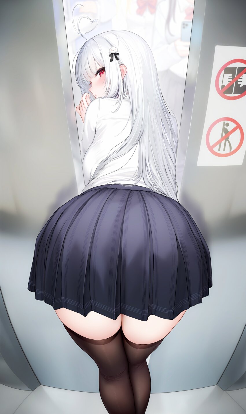 1girl absurdres black_thighhighs grey_hair highres long_hair looking_at_viewer looking_back niliu_chahui original pleated_skirt red_eyes skirt solo thighhighs tokisaki_mio_(niliu_chahui)