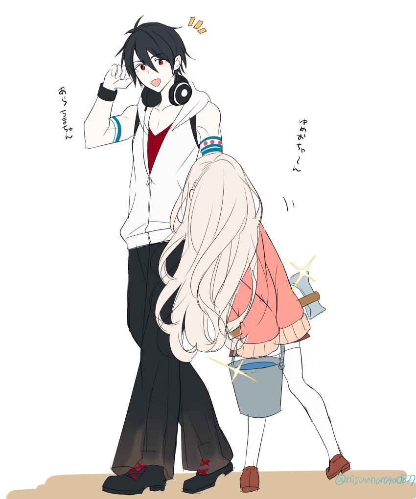1boy 1girl :d absurdres axe bare_shoulders black_footwear black_hair black_pants brown_footwear bucket collarbone glint grey_hair hair_between_eyes hand_up headphones headphones_around_neck height_difference highres holding holding_bucket jacket long_hair machita_chima machita_chima_(1st_costume) nijisanji ninahachi notice_lines open_mouth pants pink_jacket red_eyes red_shirt shirt shoes simple_background sleeveless sleeveless_jacket sleeves_past_fingers sleeves_past_wrists smile thighhighs translation_request twitter_username very_long_hair virtual_youtuber water white_background white_thighhighs yumeoi_kakeru yumeoi_kakeru_(1st_costume)
