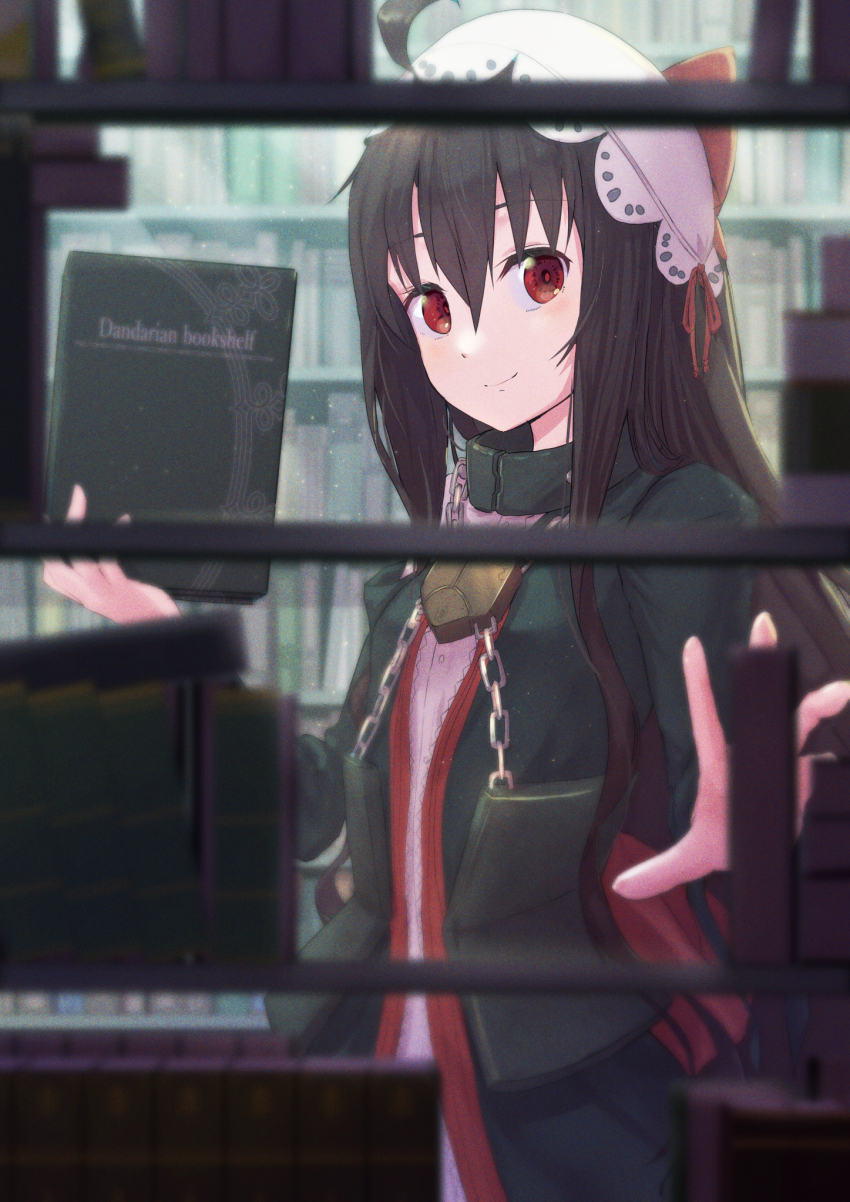 1girl ahoge armor black_dress black_hair blurry book bookshelf bookshelf_pov chain closed_mouth dalian dantalian_no_shoka depth_of_field dress faulds hair_between_eyes hat hat_ribbon highres holding holding_book light_particles light_smile lolita_fashion long_sleeves looking_at_viewer mob_cap okina_(805197) red_eyes red_ribbon ribbon solo