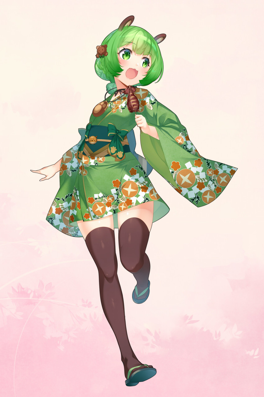 1girl nanashi_inc. animal_ears animare bear_ears bear_hair_ornament black_thighhighs blush food full_body green_eyes green_hair hair_ornament highres hinokuma_ran japanese_clothes kimono kokka_han obi open_mouth pink_background sandals sash short_hair short_kimono short_yukata solo thighhighs virtual_youtuber yukata