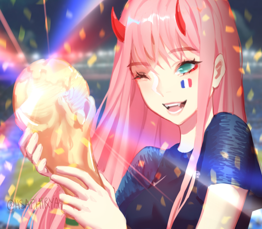 10s 1girl 2018_fifa_world_cup breasts darling_in_the_franxx facepaint fangs france french_commentary green_eyes hair_between_eyes highres holding horns medium_breasts multicolored_background oni_horns pink_hair red_horns saphirya smile soccer soccer_uniform sportswear trophy twitter_username upper_body world_cup zero_two_(darling_in_the_franxx)