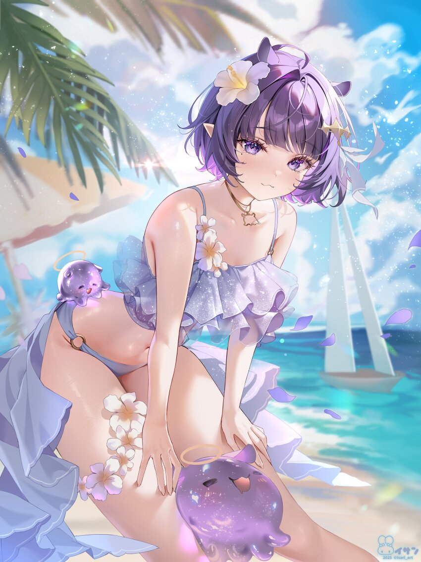 1girl :3 absurdres beach bikini blue_sky blunt_bangs blurry blurry_background closed_mouth cloud commentary day english_commentary flat_chest flower_thigh_strap frilled_bikini frills grey_bikini highres hololive hololive_english holonatsu_paradise isari_sensei jewelry leaning_forward looking_at_viewer mole mole_under_eye navel necklace ninomae_ina&#039;nis ninomae_ina&#039;nis_(holonatsu_paradise) ocean official_alternate_costume official_alternate_hair_length official_alternate_hairstyle outdoors palm_leaf pointy_ears purple_eyes purple_hair short_hair sky solo swimsuit takodachi_(ninomae_ina&#039;nis) virtual_youtuber