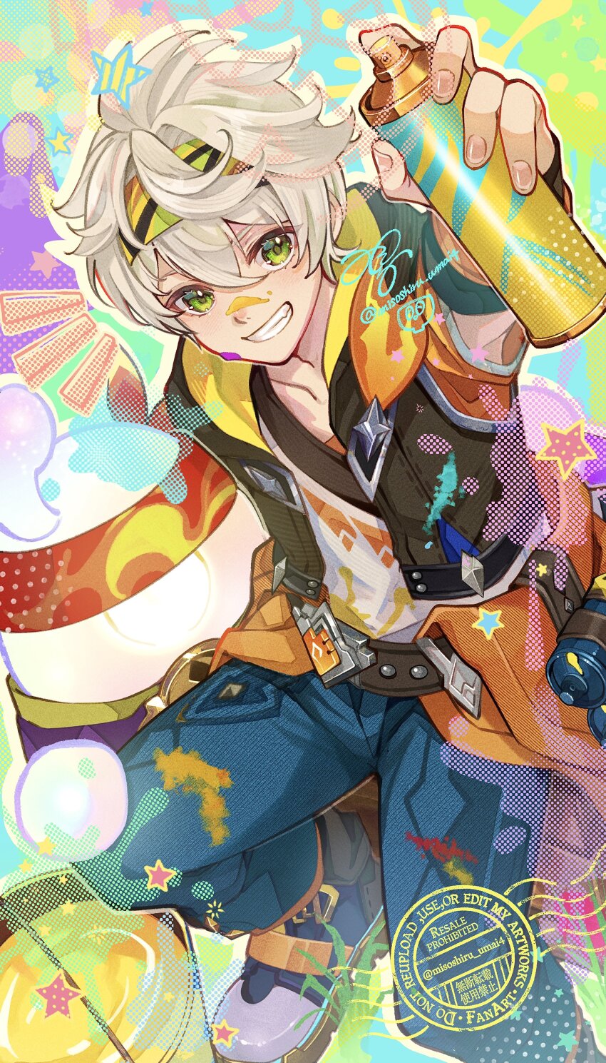 1boy absurdres belt bennett_(adventures_in_blazing_hue)_(genshin_impact) bennett_(genshin_impact) blue_pants boots fingerless_gloves genshin_impact gloves green_eyes grin headband highres holding holding_spray_can looking_at_viewer male_focus misoshiru_umai4 paint_can paint_splatter paint_splatter_on_face pants short_sleeves signature smile solo spray_can star_(symbol) twitter_username white_hair