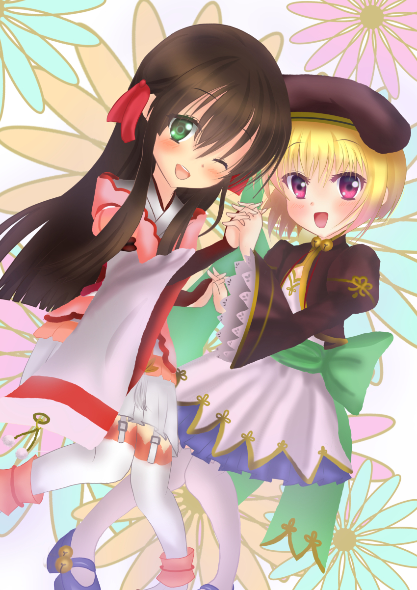 2girls absurdres beret black_hair blonde_hair blush commentary_request floral_background green_eyes hair_between_eyes hair_ornament hat highres holding_hands japanese_clothes kimono koihime_musou long_hair looking_at_viewer martinreaction multiple_girls one_eye_closed open_mouth purple_eyes sengoku_koihime_~otome_kenran_sengoku_emaki~ shokatsuryou_(koihime_musou) takenaka_hanbee_shino_shigeharu thighhighs yukata