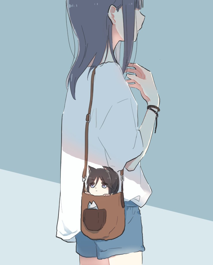 2girls animal_ears bag black_hair blue_background blue_eyes blue_hair blue_shorts bracelet cat_ears chibi closed_mouth fish hand_up handbag hibike!_euphonium highres jewelry kasaki_nozomi liz_to_aoi_tori long_hair lyy mini_person minigirl multiple_girls parted_lips shirt short_sleeves shorts simple_background standing white_shirt yoroizuka_mizore