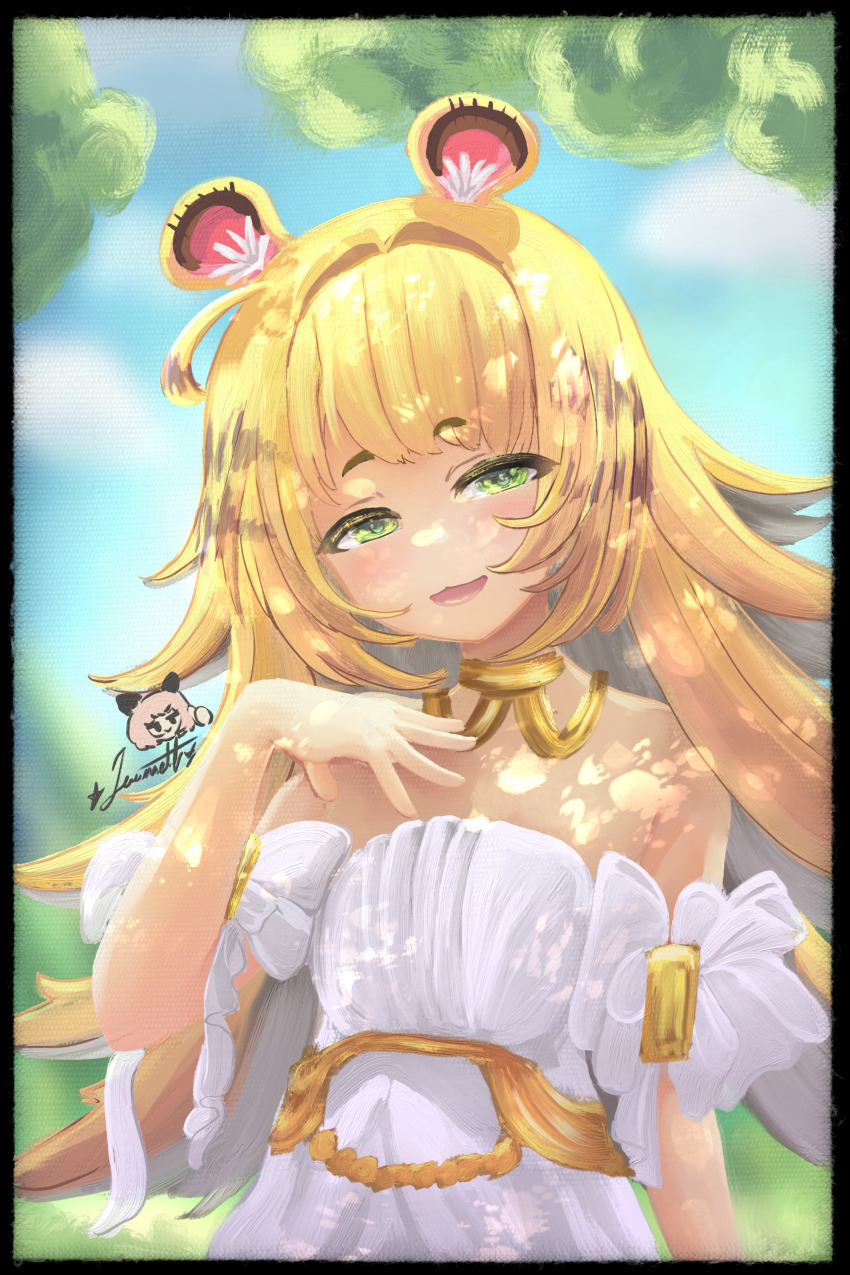 1girl absurdres alternate_costume animal_ear_fluff animal_ears blonde_hair colored_inner_hair green_eyes highres ju_fufu loli long_hair looking_at_viewer luuneth multicolored_hair open_mouth smile solo tail tiger_ears tiger_girl tiger_tail white_hair zenless_zone_zero
