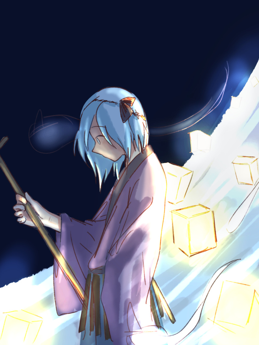 1other androgynous baila_kuangzi black_headband blue_eyes blue_hair blue_hakama commentary fujiwara_no_iyozane hachimaki hakama headband highres holding holding_oar japanese_clothes kimono lantern lantern_on_liquid len&#039;en long_sleeves medium_hair nejiri_hachimaki no_sclera oar other_focus paper_lantern purple_kimono solo water wide_sleeves