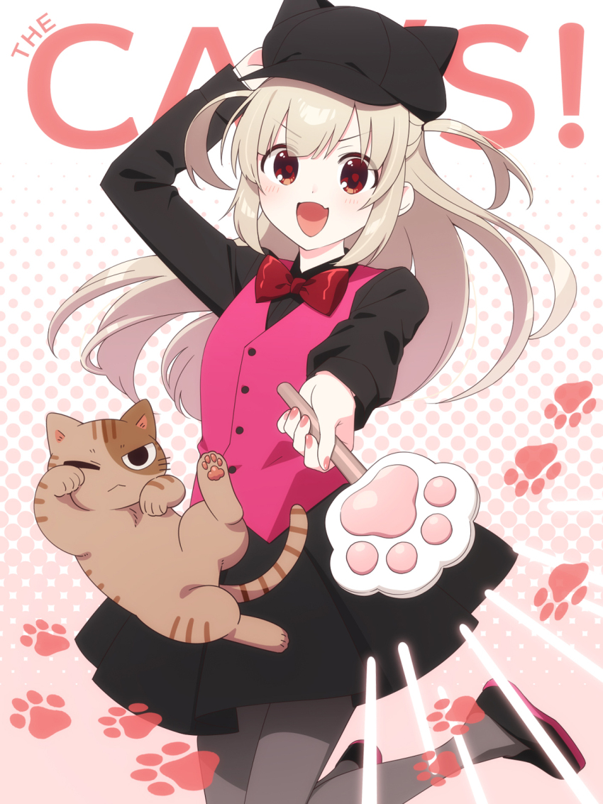 1girl animal_hat black_hat black_shirt black_shoes black_skirt blonde_hair blush bow bowtie cat cat_hat commentary_request fang grey_thighhighs hat highres holding kisaragi_hina long_hair long_sleeves looking_at_viewer natori_sana open_mouth pantyhose red_bow red_bowtie red_eyes red_vest sana_channel shirt shoes skin_fang skirt solo thighhighs vest virtual_youtuber waistcoat