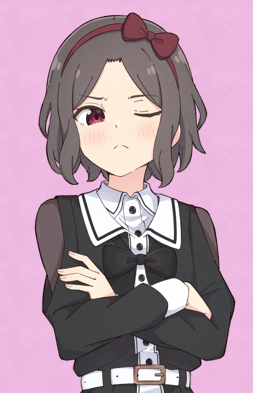 1girl absurdres belt black_bow black_bowtie blush bow bow_hairband bowtie brown_hair clothing_cutout collared_shirt commentary_request dress_shirt ebizuka_tomo frown girls_band_cry hairband highres layered_shirt medium_hair mimori_(mimori_05) one_eye_closed parted_bangs pink_background red_bow red_eyes red_hairband shirt shoulder_cutout simple_background solo upper_body white_belt white_shirt