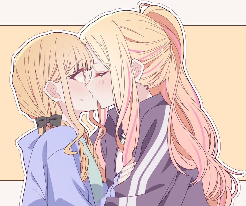 2girls black_bow black_jacket blonde_hair blush bow braid closed_eyes commentary fujita_kotone gakuen_idolmaster hair_bow hand_on_another&#039;s_arm highres hood hoodie idolmaster jacket juo_sena kiss kousaka_0v0 long_hair long_sleeves multicolored_hair multiple_girls orange_hair outline pink_hair ponytail purple_hoodie streaked_hair twin_braids two-tone_background white_background white_outline yellow_background yuri