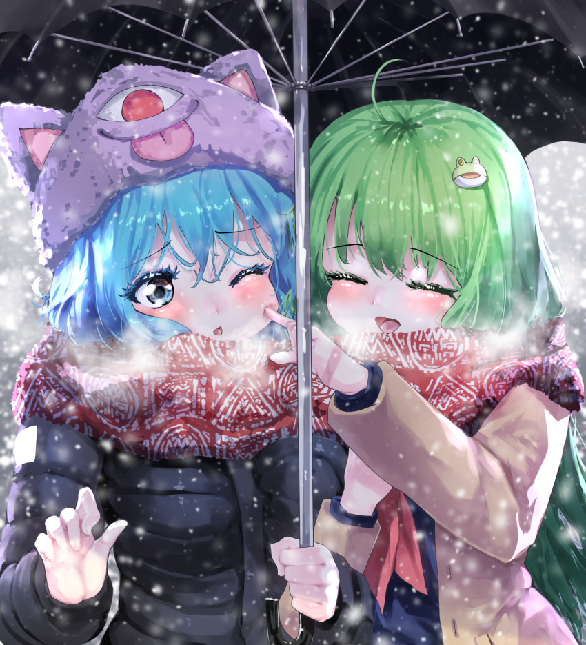 2girls adapted_costume adapted_object ahoge alternate_costume blue_eyes blue_hair coat down_jacket enpera frog frog_hair_ornament green_hair hair_ornament highres holding holding_umbrella jacket kochiya_sanae long_hair multiple_girls open_mouth scarf shared_clothes shared_scarf short_hair smile snow snowing sunnysideup tatara_kogasa touhou umbrella